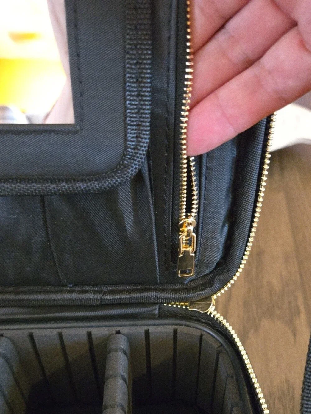 Women's Travel Make-Up Case with Gold Zippers and Mirror, NWOT